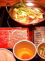 和牛料理はな紋(東京駅黒塀横丁)のランチすきやきセット
